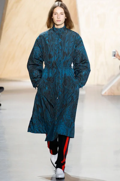 Look 18
